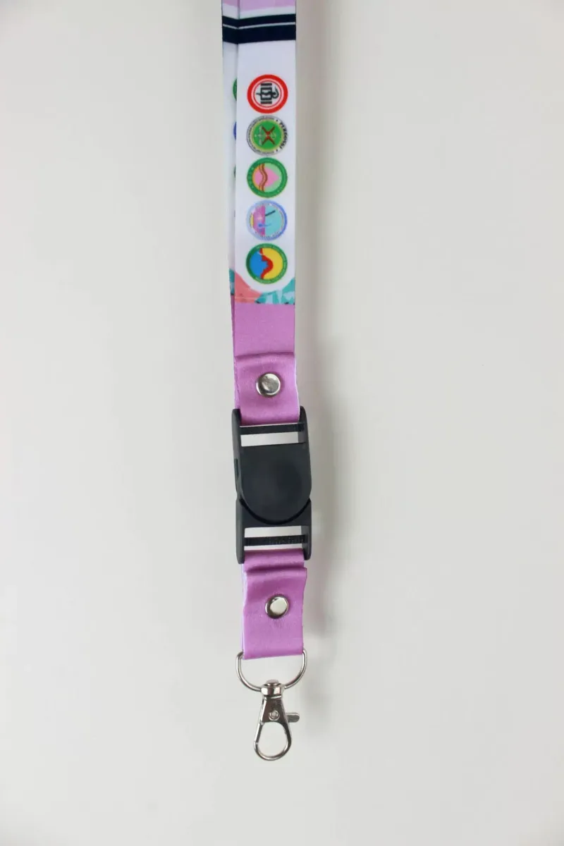 Peran Penting Tali Buat Id Card untuk Pegawai Departemen Store